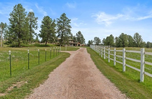 Custer House | Papa’s Place on Willow Creek