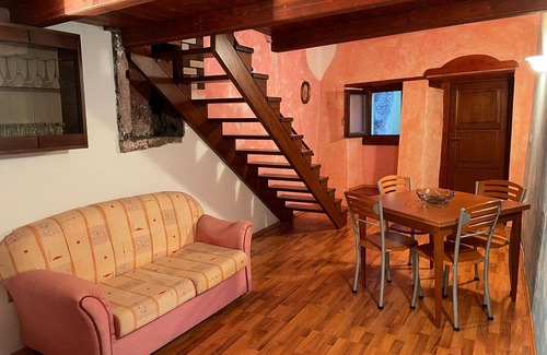 Villanova Monteleone Apartment | "Papavero" Entire House 15 Minutes From The Sea