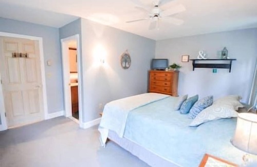 Cambra Bed & Breakfast | Paper Mill Pines Bed and Breakfast: The Cypress Room