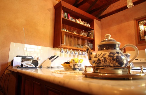 North Adelaide Cottage | Paprika Cottage - Buxton Manor