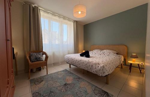 Saint-Martin-de-Brethencourt Apartment | Papyrus - Village Center Apartment 4 Guests