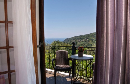 Agios Dimitrios House | Paradeisos Double Room with Balcony (2)