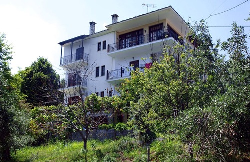 Agios Dimitrios Apartment | Paradeisos Flatlet With Garden View
