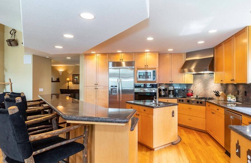 Truckee House | Paradise Awaits by Tahoe Mountain Properties