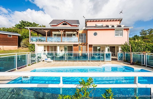 Deshaies Cottage | Paradise Bay Cozy studio by the sea with pool