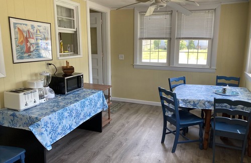 Narragansett Cottage | Paradise Between Salt Pond and the Sea
