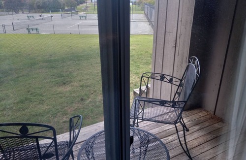 Kingsmill Condo | Paradise by Busch Gardens, walk to beach! Lovely large 3bedroom/3 full bathrooms