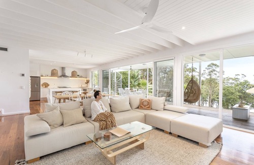 Green Point House | Paradise by the lake