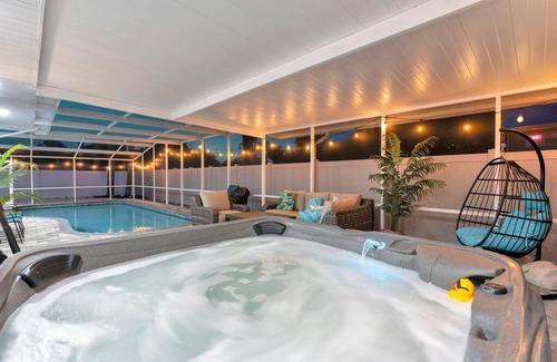 Palma Sola House | Paradise By The River-Hottub/Pool-Near Beaches