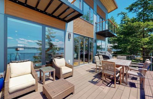 Brinnon House | Paradise Cove Retreat