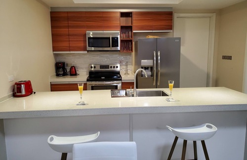 Saint Andrew Apartment | Paradise Haven at 20 South. Luxurious 1 bedroom apartment in safe complex.