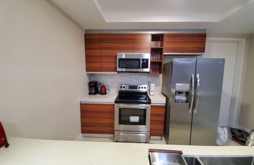 Saint Andrew Apartment | Paradise Haven at 20 South. Luxurious 1 bedroom apartment in safe complex.