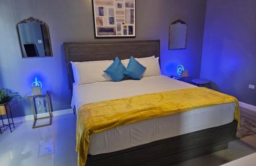 New Kingston Apartment | Paradise Haven at Hamptons (across from AC Hotel)