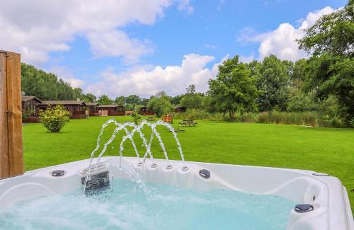 Storwood Resort | Paradise Lakeside Lodges