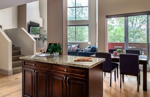Okanagan-Similkameen Condo | Paradise Lofts (The Miami) - Downtown -1 block to the beach