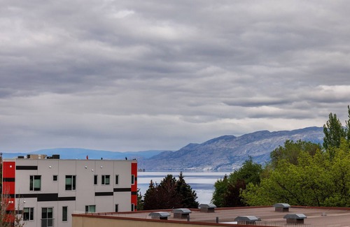 Okanagan-Similkameen Condo | Paradise Lofts (The Miami) - Downtown -1 block to the beach