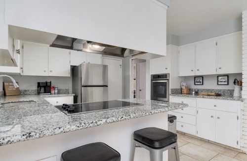 Friendly House | Paradise on Polk st: close to UO/Autzen