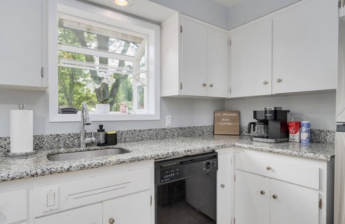 Friendly House | Paradise on Polk st: close to UO/Autzen