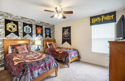 West Kissimmee House | Paradise Palms 6BR with Pool Games & Movies