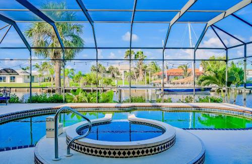 Edgewater House | Paradise Palms