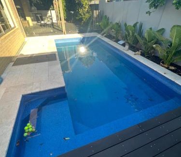 Junction Village House | Paradise pavilion hide away
