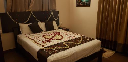 Ooty Hotel | PARADISE PERFECT - non smoking non alcoholic no unmarried couples