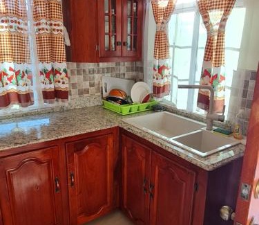 Discovery Bay Villa | Paradise Place Grande King