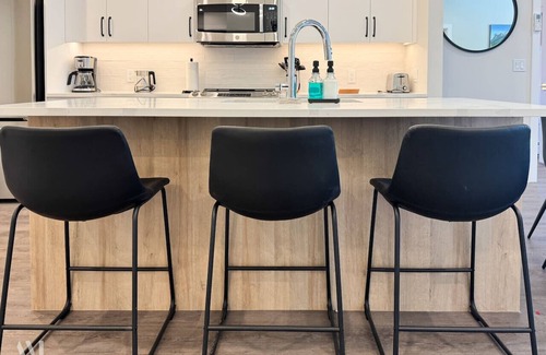 Golden Condo | Paradise Point @ Riverstone - DT Condo Mnt Views