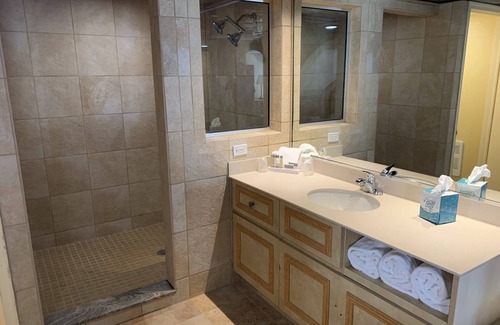 Cresco Hotel | Paradise Stream Resort