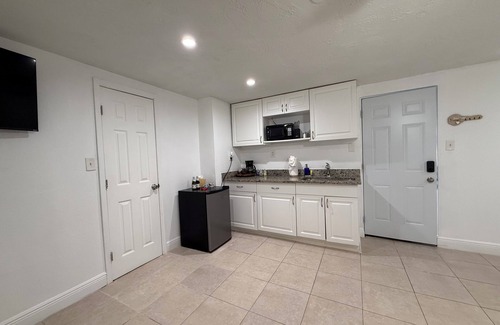 Regency Park Apartment | Paradise