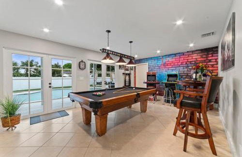 Westgate Villa | Paradise Villa! Heated Pool, Game Room, Beach near!