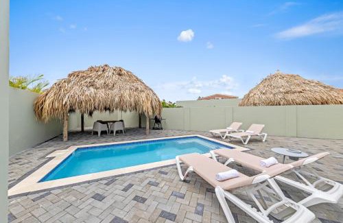 Marie Pampoen Villa | Paradise Villa met privezwembad, Mambo Beach