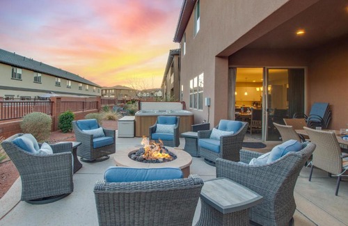 Santa Clara House | Paradise Village Resort 103 Resort View, Private Hot Tub, Short Walking distance to Amenities