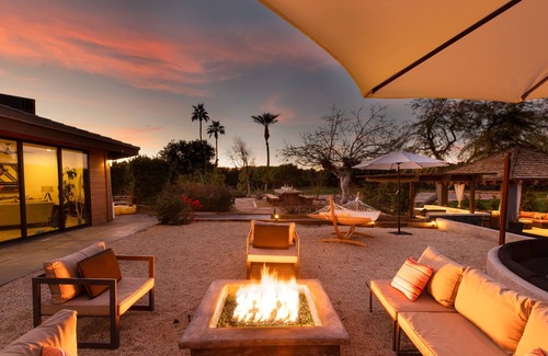 Palm Springs Cottage | Paradiso by Avantstay Pool, Lake, Fire Pit, & Billiards Room Elegant, Secluded Estate