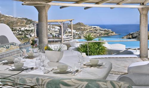 Paradise Villa | Paraga Villa1 "7min WALK TO BEACH" by Calypso Sunset Villas