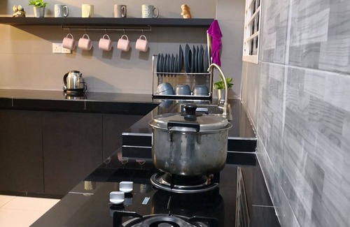 Seri Kembangan House | Paragon 150 Cozy Home