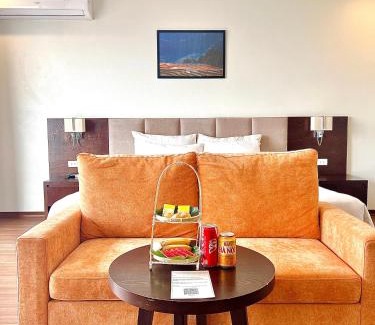 Soc Son Hotel | Paragon Noi Bai Pool And Best View Airport Hotel