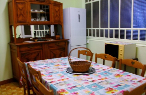 Paray-le-Monial House | PARAY character house close to shrines and shops 13 people