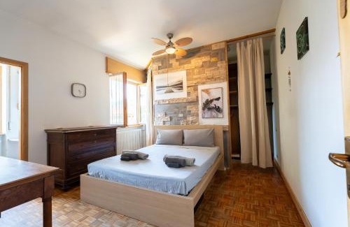 Casbeno Apartment | Parcheggio Privato - 5 minuti dal Lago di Varese
