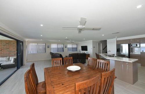 St. Georges Basin House | Pardesa A Little Piece Of Paradise - Belle Escapes Jervis Bay