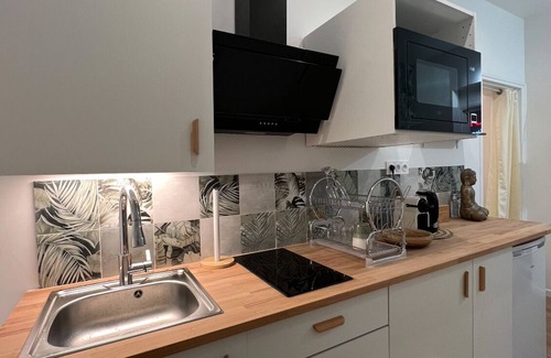 La Ville-du-Bois Apartment | PARENTHESE LOVE : Bali Mon Amour - Jacuzzi SPA Suite - Near Orly/Paris