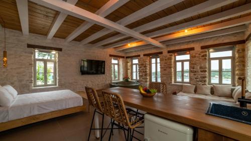 Parga Hotel | Pargas Distillery Suites