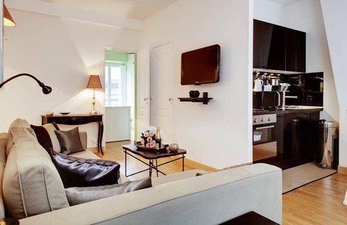 Quartier des Invalides Apartment | PARIS OLYMPIC SPECIAL 2 BEDROOM APARTMENT NEXT TO INVALIDES
