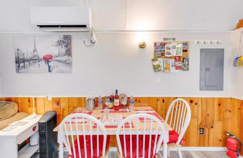Paris House | Paris Vacation Rental about 22 Mi to Mount Magazine!