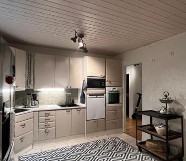 Riihimaki Apartment | Paritalohuoneisto omalla pihalla