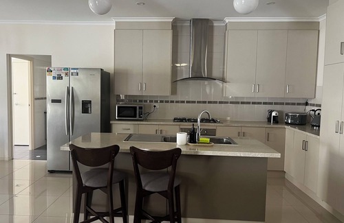 Modbury House | Park facing cozy comfy home - 3 Bedroom
