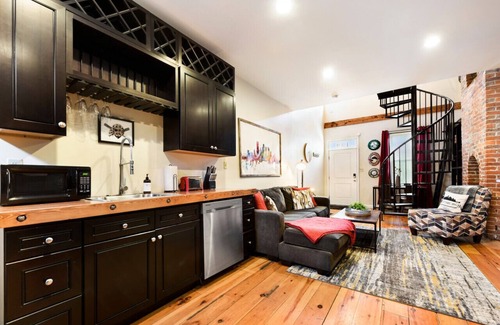 East Allegheny House | Park Free★Amazing Space★Professionally Cleaned!