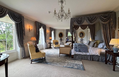 Little Hayfield Bed & Breakfast | Park Hall Manor