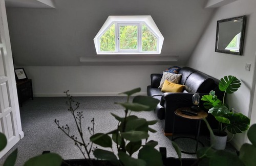 Gwernymynydd House | Park House Self-Contained Annex