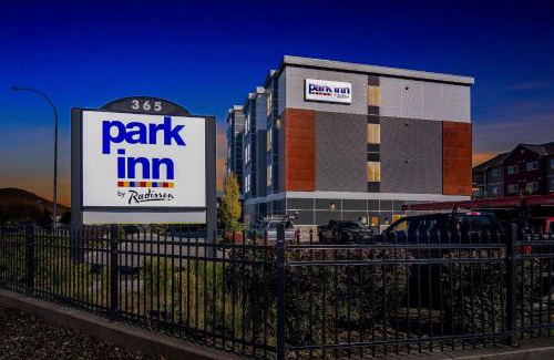 Rutland Hotel | Park Inn by Radisson, Kelowna